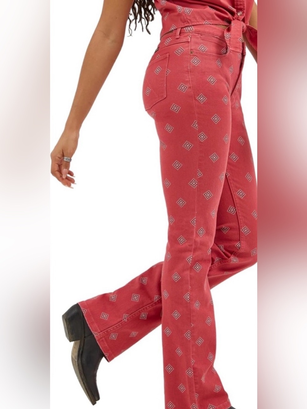 Wrangler Women’s Bandana Print Red High Rise Western Boot Cut Jeans Size 4|27X30